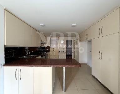 Apartamento de 3 alcobas en venta en Bogotá, 246 m² · foto 10 de 15