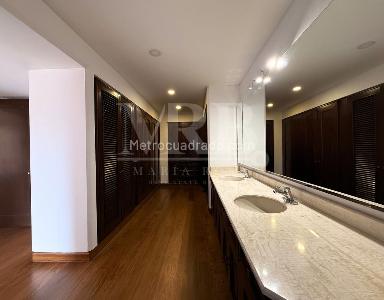 Apartamento de 3 alcobas en venta en Bogotá, 246 m² · foto 13 de 15