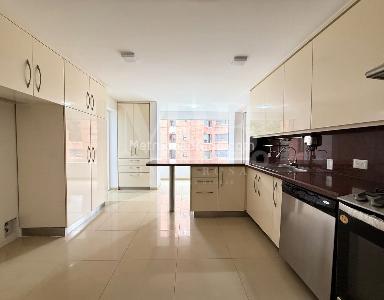 Apartamento de 3 alcobas en venta en Bogotá, 246 m² · foto 8 de 15