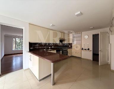 Apartamento de 3 alcobas en venta en Bogotá, 246 m² · foto 9 de 15