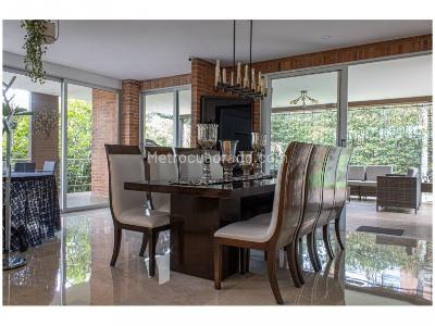 Casa de 4 alcobas en venta en Loma Del Escobero, Envigado, 650 m² · foto 2 de 15
