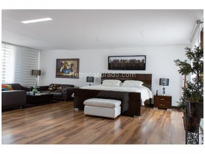 Casa de 4 alcobas en venta en Loma Del Escobero, Envigado, 650 m² · foto 11 de 15