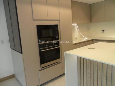 Casa de 4 alcobas en venta en Loma Del Chocho, Envigado, 298 m² · foto 3 de 12