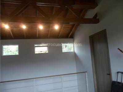 Casa de 4 alcobas en venta en Loma Del Chocho, Envigado, 298 m² · foto 8 de 12