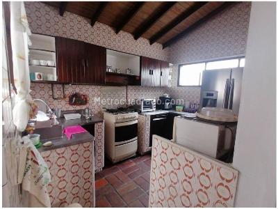 Casa de 3 alcobas en venta en Simon Bolivar, Medellín, 232 m² · foto 4 de 17