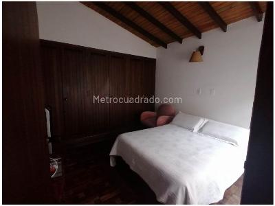 Casa de 3 alcobas en venta en Simon Bolivar, Medellín, 232 m² · foto 11 de 17