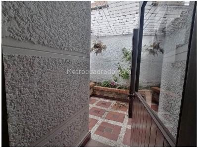 Casa de 3 alcobas en venta en Simon Bolivar, Medellín, 232 m² · foto 15 de 17