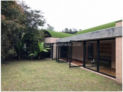 Casa de 3 alcobas en venta en Loma Del Escobero, Envigado, 2000 m² · foto 9 de 20