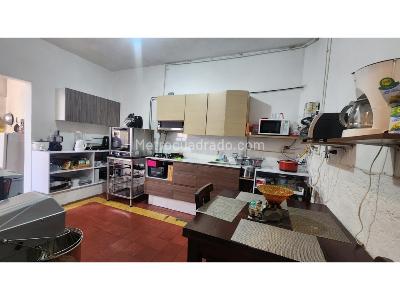Casa de 4 alcobas en venta en Buenos Aires, Medellín, 340 m² · foto 9 de 20