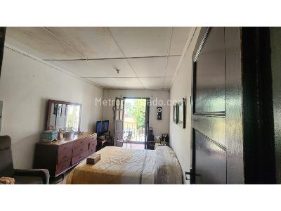 Casa de 4 alcobas en venta en Buenos Aires, Medellín, 340 m² · foto 17 de 20