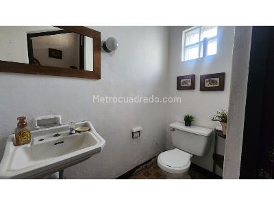 Casa de 4 alcobas en venta en Buenos Aires, Medellín, 340 m² · foto 19 de 20