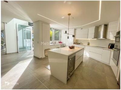 Casa de 4 alcobas en venta en Poblado Palmas, Medellín, 1500 m² · foto 2 de 20