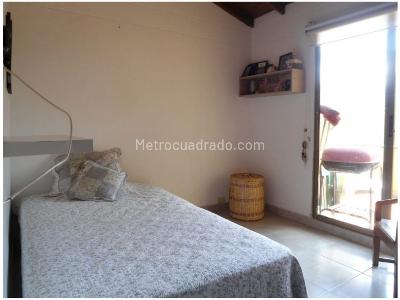 Casa de 3 alcobas en venta en Loma De Los Bernal, Medellín, 120 m² · foto 13 de 20