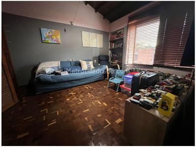 Casa de 3 alcobas en venta en Loma Del Chocho, Envigado, 186 m² · foto 15 de 20