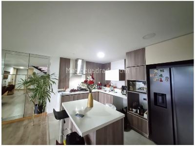 Apartamento de 4 alcobas en venta en Loma De Las Brujas, Envigado, 128 m² · foto 6 de 18