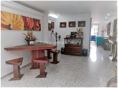 Casa de 4 alcobas en venta en Belen La Nubia, Medellín, 189 m² · foto 2 de 20