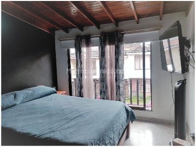 Casa de 4 alcobas en venta en Belen La Nubia, Medellín, 189 m² · foto 13 de 20