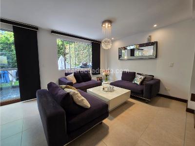 Casa de 3 alcobas en venta en Intermedia, Envigado, 198 m² · foto 2 de 20