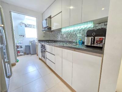 Casa de 3 alcobas en venta en Intermedia, Envigado, 198 m² · foto 6 de 20