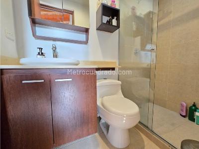 Casa de 3 alcobas en venta en Intermedia, Envigado, 198 m² · foto 16 de 20