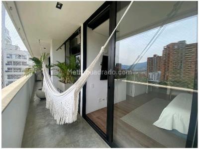 Apartamento de 4 alcobas en venta en Poblado Sector Campestre, Medellín, 230 m² · foto 2 de 15
