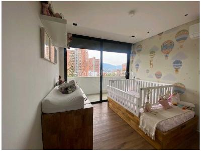 Apartamento de 4 alcobas en venta en Poblado Sector Campestre, Medellín, 230 m² · foto 9 de 15