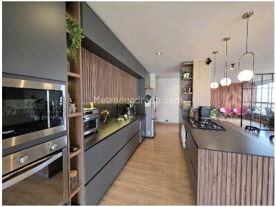 Apartamento de 3 alcobas en venta en El Poblado Loma De Los Parra, Medellín, 188 m² · foto 9 de 20