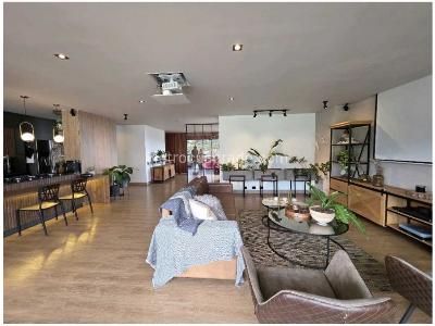 Apartamento de 3 alcobas en venta en El Poblado Loma De Los Parra, Medellín, 188 m² · foto 10 de 20