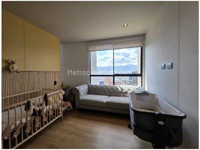 Apartamento de 3 alcobas en venta en El Poblado Loma De Los Parra, Medellín, 188 m² · foto 16 de 20