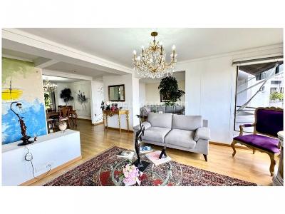 Apartamento de 3 alcobas en venta en El Poblado El Tesoro, Medellín, 160 m² · foto 2 de 20