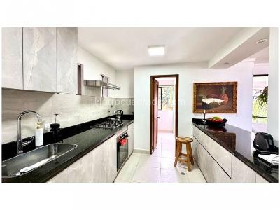 Apartamento de 3 alcobas en venta en El Poblado El Tesoro, Medellín, 160 m² · foto 10 de 20