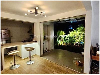 Apartamento en venta en Loma De Los Bernal, Medellín · foto 2 de 9