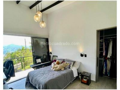 Casa de 4 alcobas en venta en Las Lomitas, Sabaneta, 315 m² · foto 15 de 20