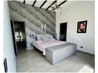 Casa de 4 alcobas en venta en Las Lomitas, Sabaneta, 315 m² · foto 16 de 20