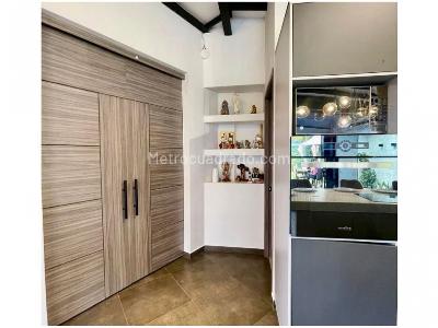 Casa de 4 alcobas en venta en Las Lomitas, Sabaneta, 315 m² · foto 19 de 20