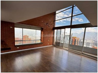 Apartamento en venta en El Poblado El Tesoro, Medellín · foto 5 de 18