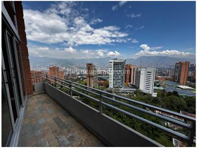 Apartamento en venta en El Poblado El Tesoro, Medellín · foto 7 de 18