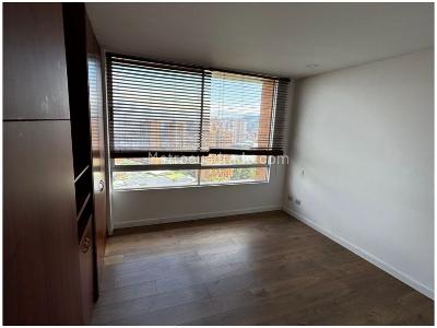 Apartamento en venta en El Poblado El Tesoro, Medellín · foto 13 de 18