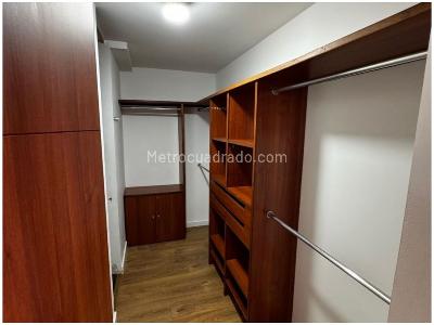 Apartamento en venta en El Poblado El Tesoro, Medellín · foto 15 de 18