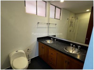 Apartamento en venta en El Poblado El Tesoro, Medellín · foto 16 de 18
