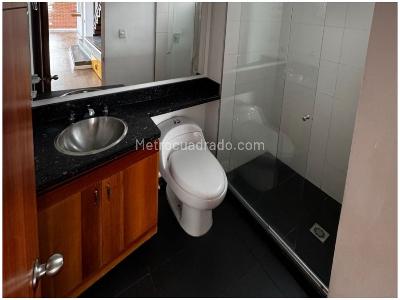Apartamento en venta en El Poblado El Tesoro, Medellín · foto 18 de 18