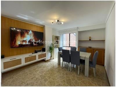 Apartamento de 3 alcobas en venta en Lorena, Medellín, 141 m² · foto 2 de 17