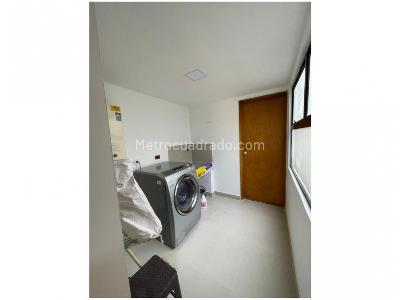 Apartamento de 3 alcobas en venta en Lorena, Medellín, 141 m² · foto 6 de 17