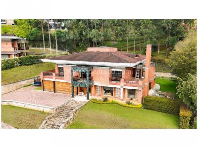 Casa de 4 alcobas en venta en La Calera, Medellín, 800 m² · foto 2 de 20
