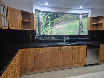 Casa de 4 alcobas en venta en La Calera, Medellín, 293 m² · foto 7 de 20