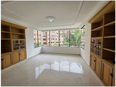 Apartamento de 4 alcobas en venta en Poblado Sector La Tomatera, Medellín, 260 m² · foto 2 de 20