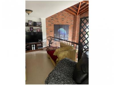Casa de 4 alcobas en venta en Loma De San Jose, Sabaneta, 370 m² · foto 10 de 16