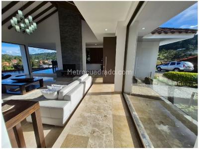 Casa de 3 alcobas en venta en Loma Del Escobero, Envigado · foto 3 de 20