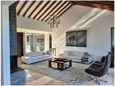 Casa de 3 alcobas en venta en Loma Del Escobero, Envigado · foto 4 de 20