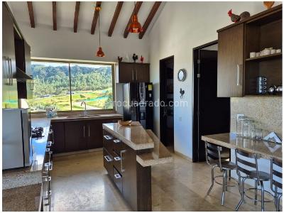 Casa de 3 alcobas en venta en Loma Del Escobero, Envigado · foto 6 de 20